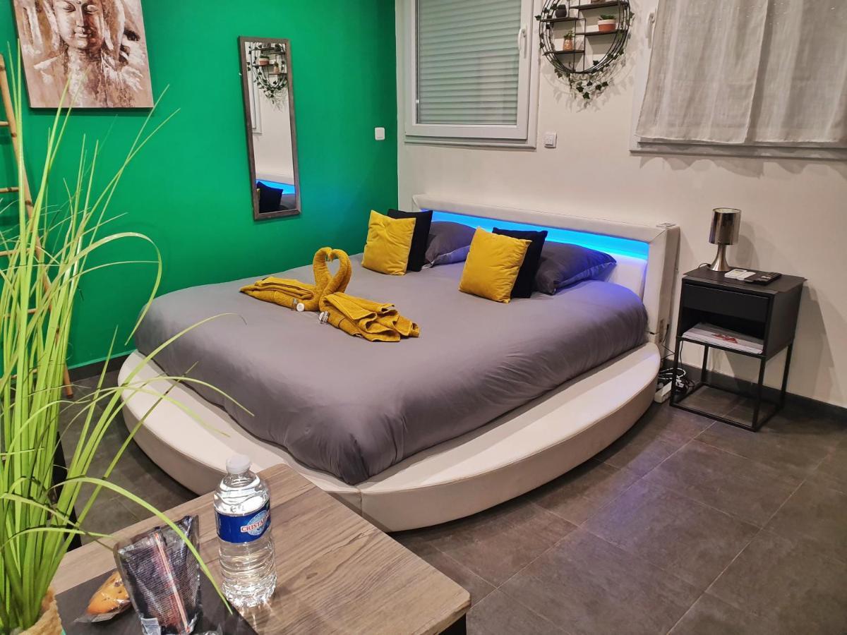 Suite Jacuzzi Privatif Plage Des Catalans Марсель Экстерьер фото